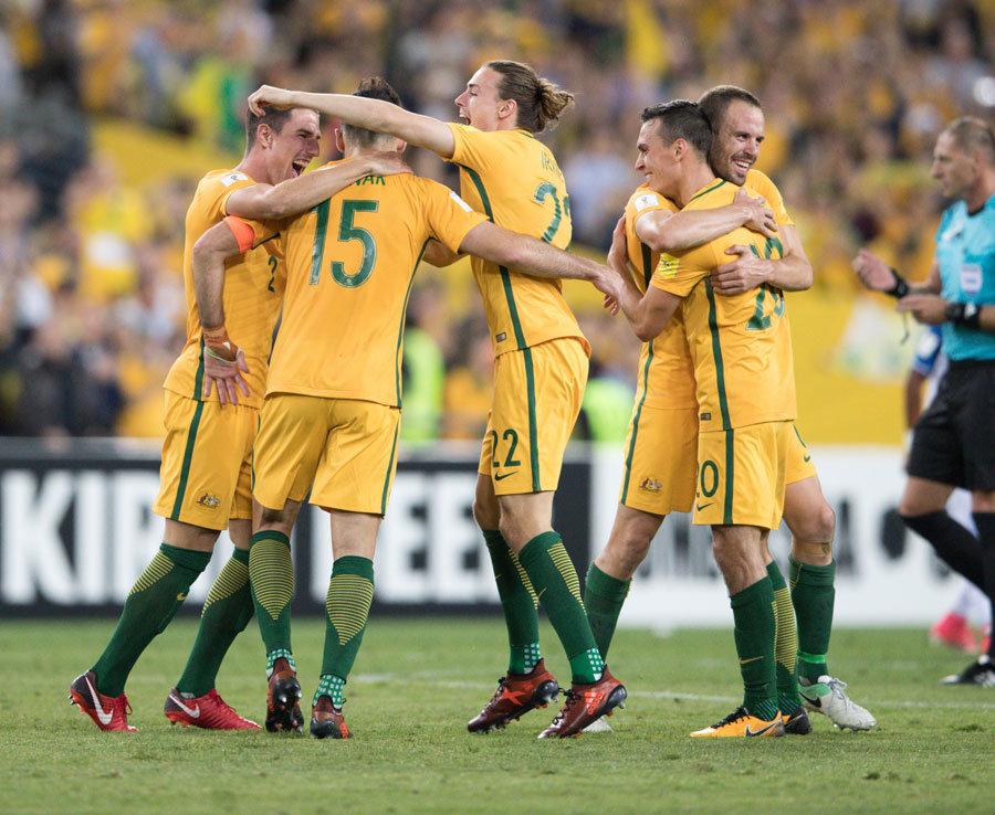 上任后首次露面，国足新帅邵佳一现场观战中国U22vs越南U22（履新首秀！国足新帅邵佳一现场考察中国U22对阵越南U22）