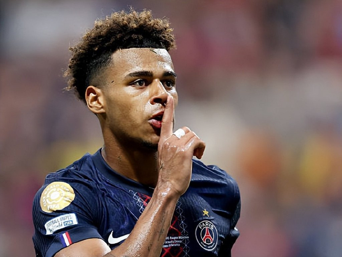 官方：乔纳森-戴维当选中北美及加勒比海足联年度最佳球员（官方：乔纳森-戴维荣膺中北美及加勒比海足联年度最佳球员）