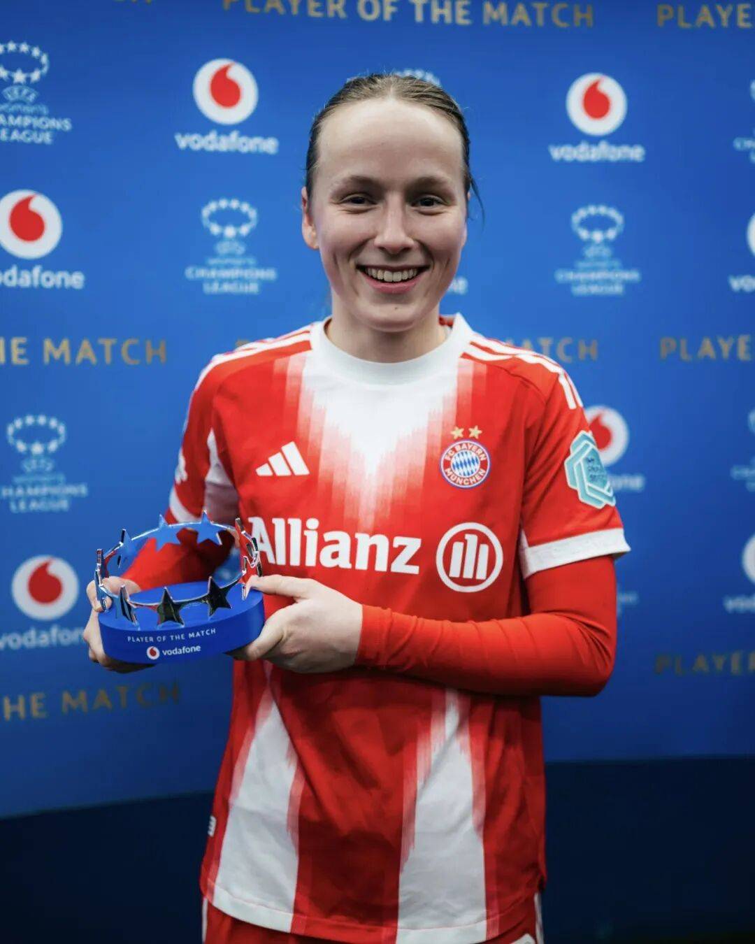 体图：种种迹象表明埃姆雷-詹将会与多特蒙德续约并留队（体图：多重迹象显示埃姆雷-詹将与多特续约并继续留队）