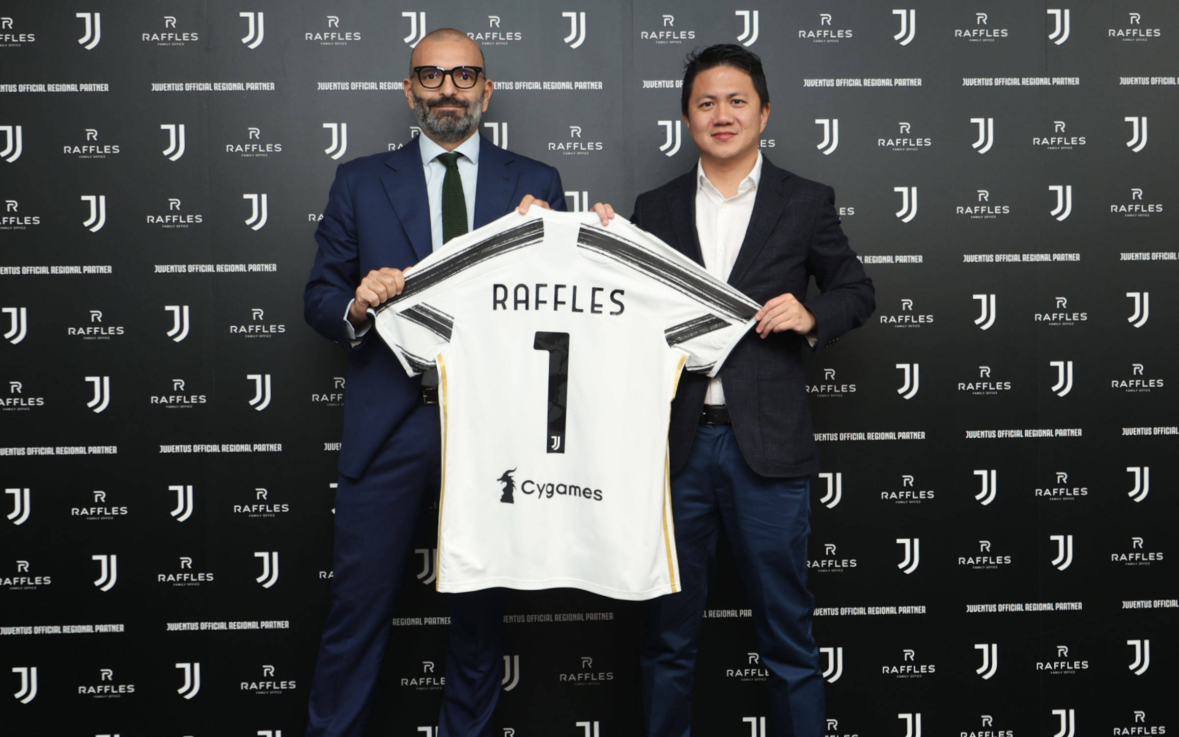 追梦将比肩库里，成为唯二代表勇士出战900场常规赛的球员（追梦将与库里并肩，成勇士队史仅两位常规赛出战900场的球员）