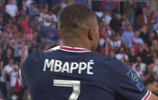 传记作者：亚马尔早期对莱万很不满，后来明白对方是想帮自己（传记作者：亚马尔起初不满莱万，后来才明白对方是在帮自己）