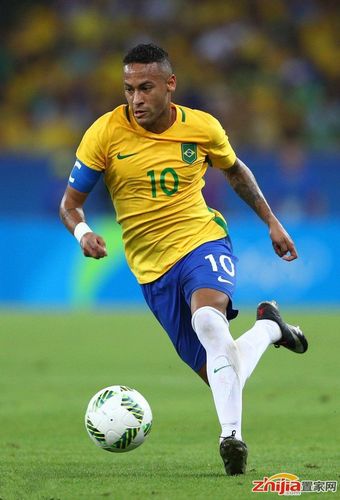 环足奖最佳中东球员候选：C罗领衔，本泽马、坎特在列（环球足球奖中东最佳球员候选出炉：C罗领衔，本泽马、坎特入选）