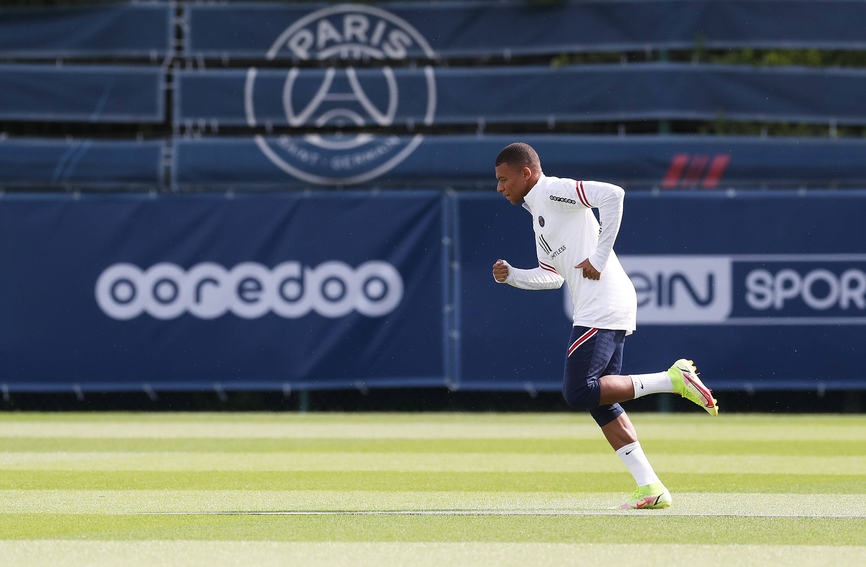 塞内加尔新一期名单：雅克松领衔，姆巴耶、马马杜-萨尔入选（塞内加尔新名单出炉：雅克松领衔，姆巴耶、马马杜-萨尔上榜）