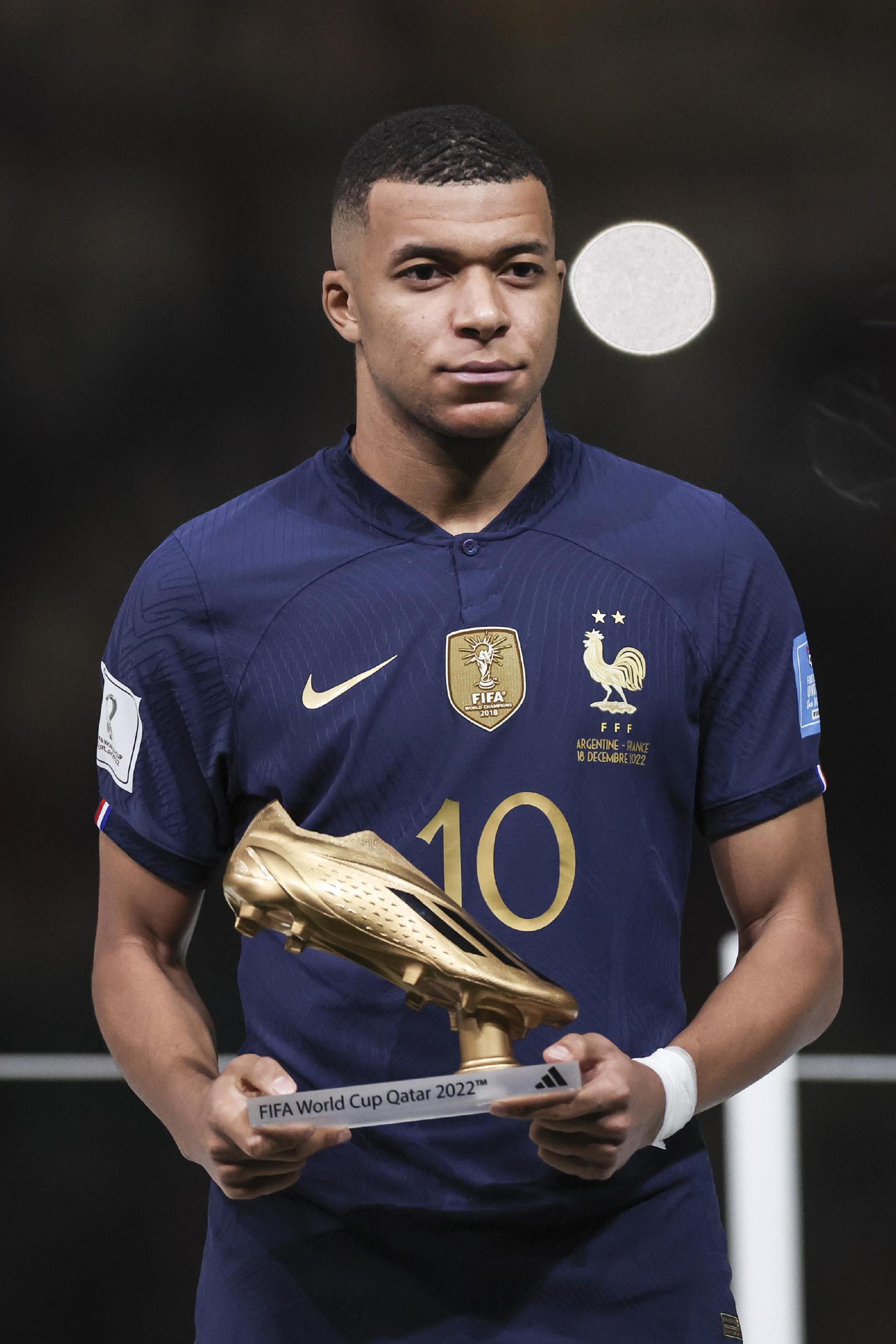 孔帕尼：阿方索一定会强势回归，很高兴他能为本赛季提供帮助（孔帕尼：阿方索必将强势归来，我很高兴他能助力本赛季）