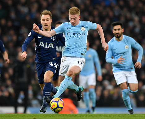 詹姆斯关键一球引爆全场（詹姆斯关键一投令全场沸腾）