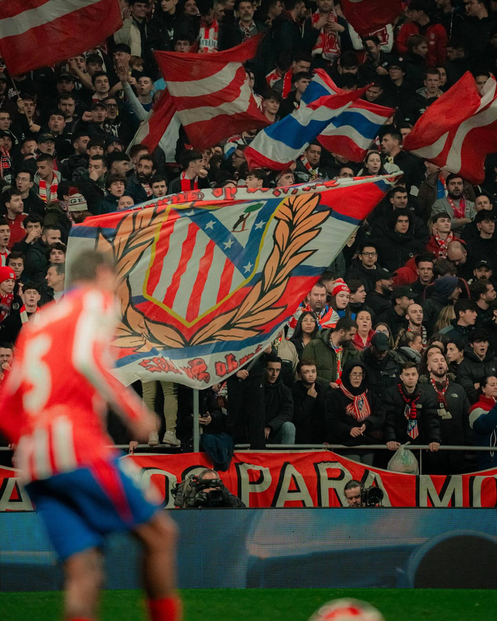 每体：拉波尔塔曾对贝尔纳尔说过，总有一天他会成为巴萨队长（世界体育报：拉波尔塔曾鼓励贝尔纳尔，称其终有一日会戴上巴萨队长袖标）